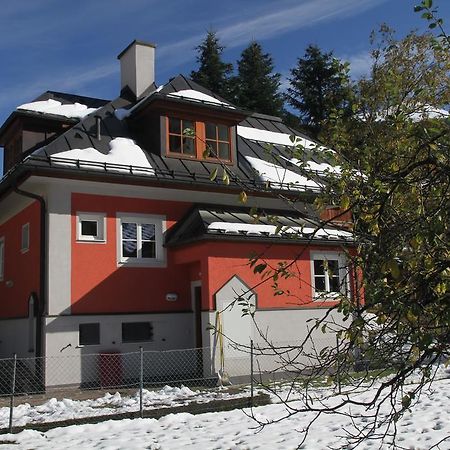 Villa Schnuck - Das Rote Ferienhaus Bad Gastein Buitenkant foto