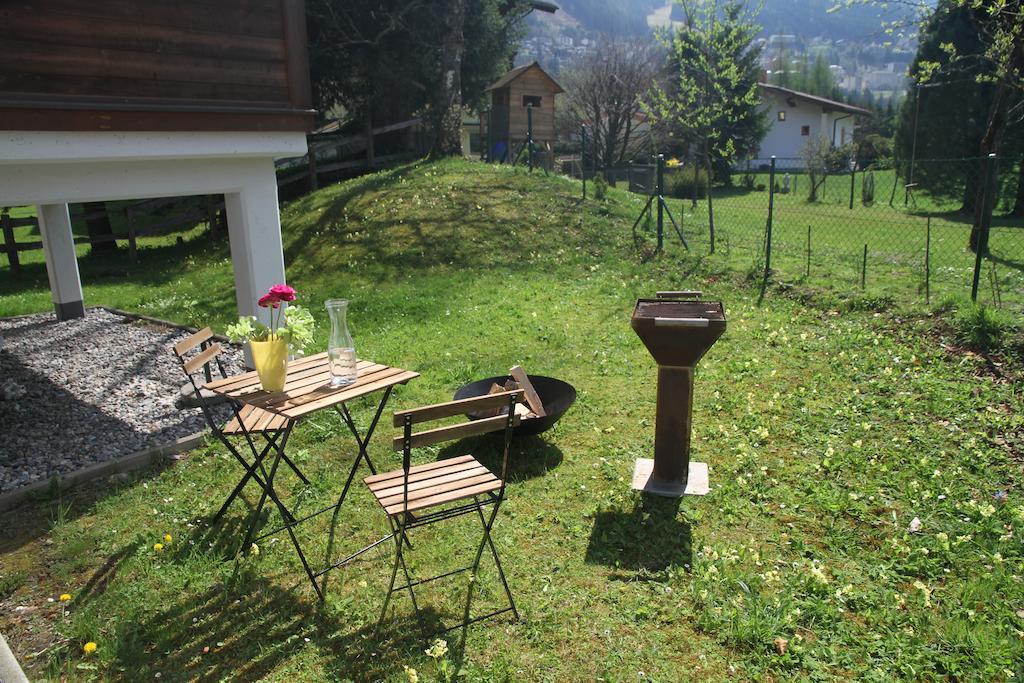 Villa Schnuck - Das Rote Ferienhaus Bad Gastein Buitenkant foto