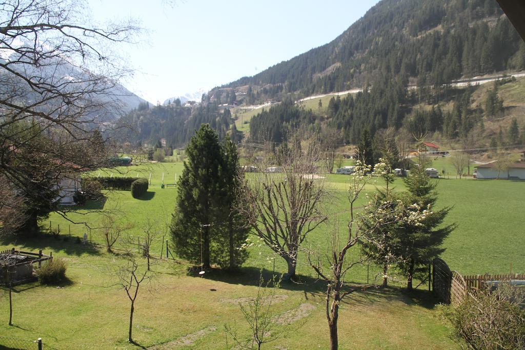 Villa Schnuck - Das Rote Ferienhaus Bad Gastein Buitenkant foto